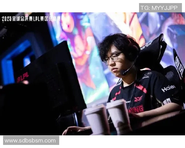 esports数据全明星赛中JDG团队协作表现分析与评价探讨